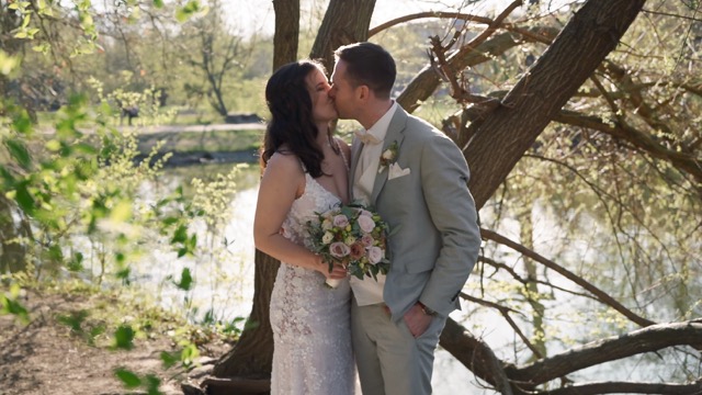 hochzeitsvideo erfurt kuss im park