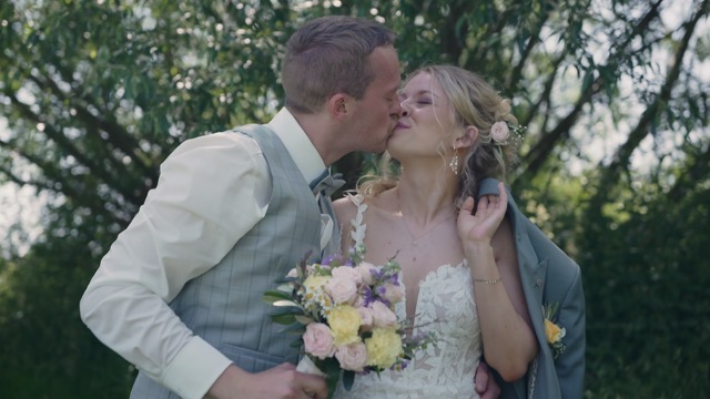 hochzeitsvideo jena brautpaar kuss